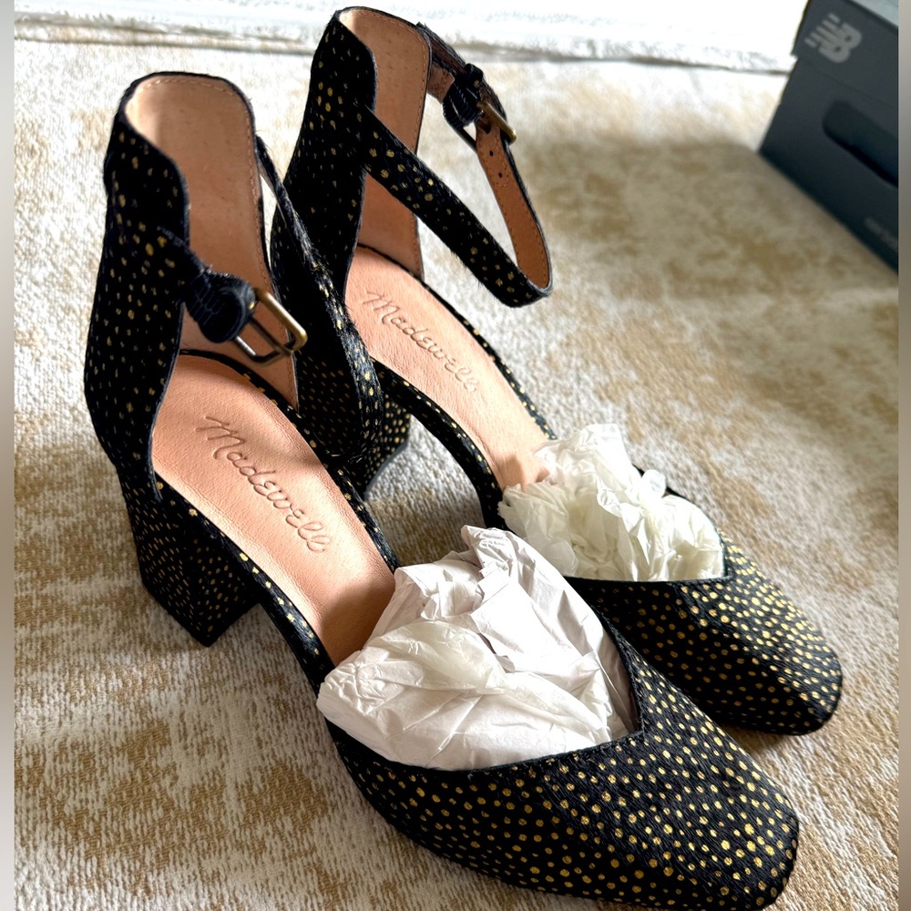 Brand New The Dove heeled sandal. Size 7